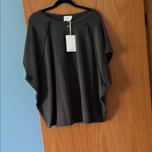 ANDREE BY UNIT Gray Short Sleeve Top